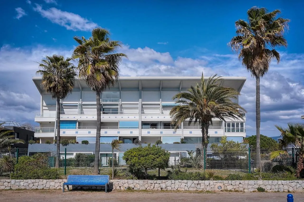 Cannes Luxury Rental - Stunning Sea Front Apartment Villeneuve-Loubet