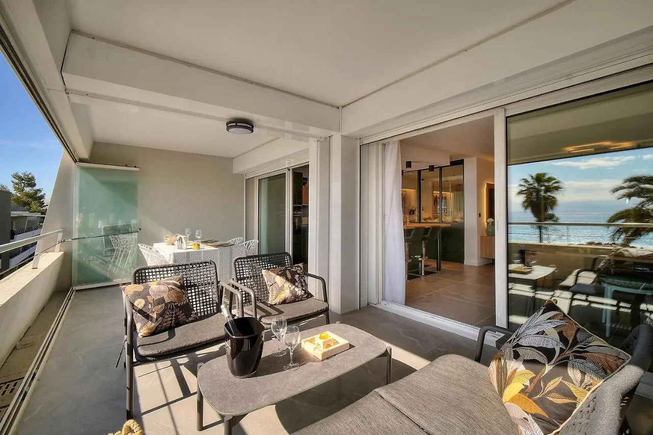 Cannes Luxury Rental - Stunning Sea Front Apartment Villeneuve-Loubet