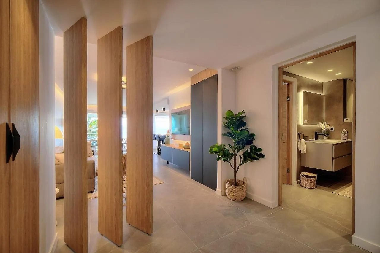 Cannes Luxury Rental - Stunning Sea Front Apartment Villeneuve-Loubet