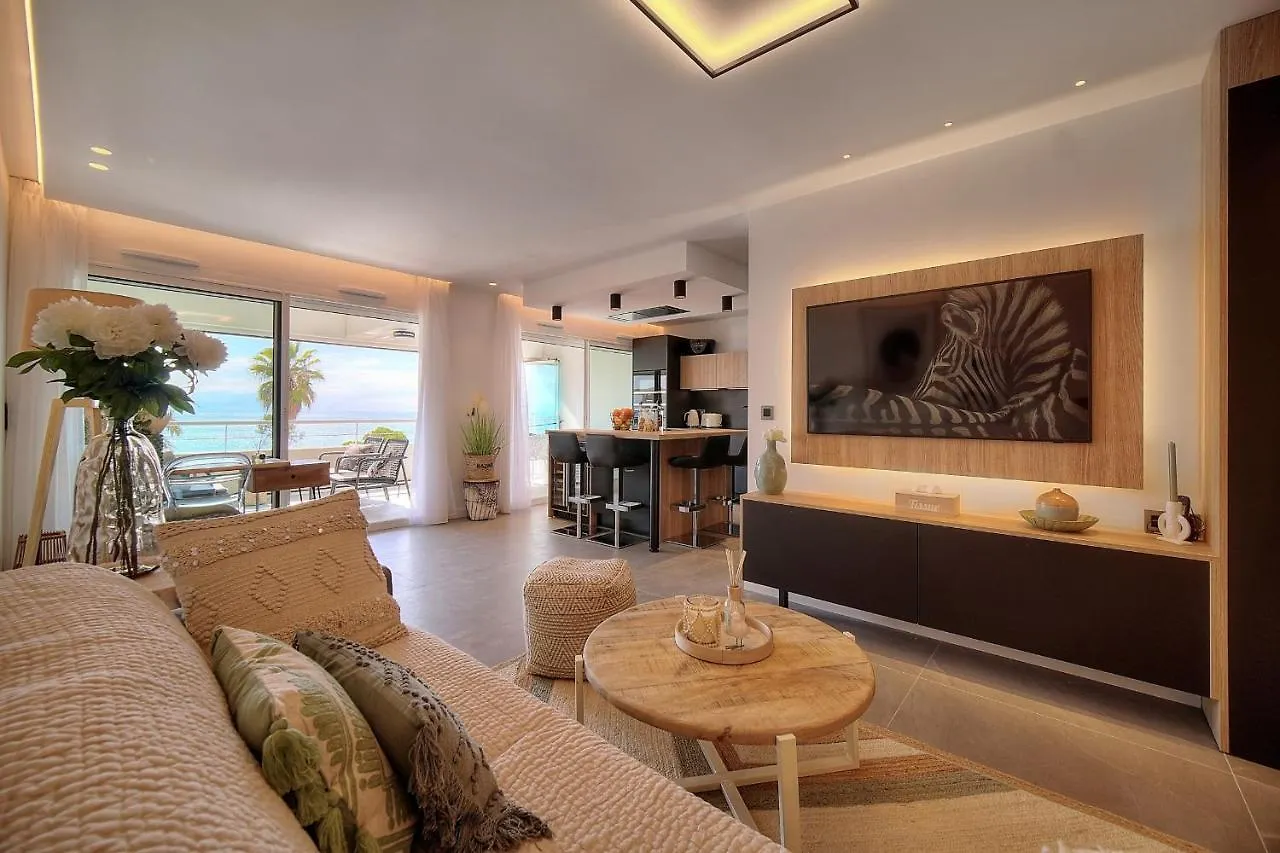 Cannes Luxury Rental - Stunning Sea Front Apartment Villeneuve-Loubet